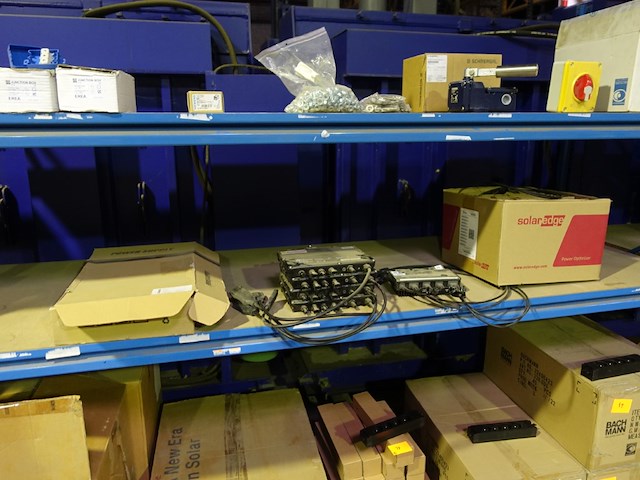 Lot omvormers - afbeelding 1 van  15