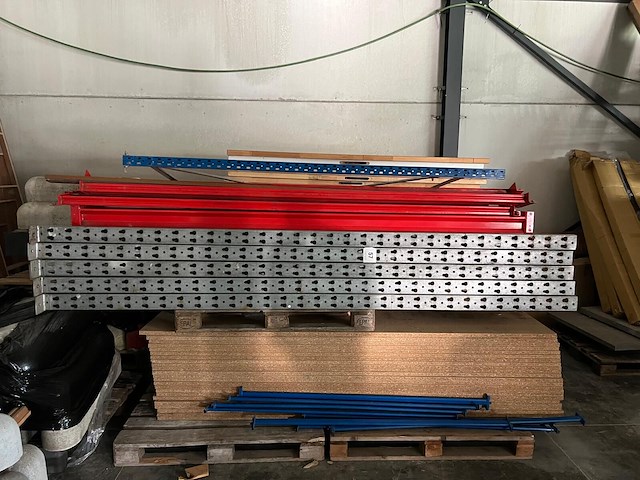 Lot onderdelen palletstelling - afbeelding 1 van  2