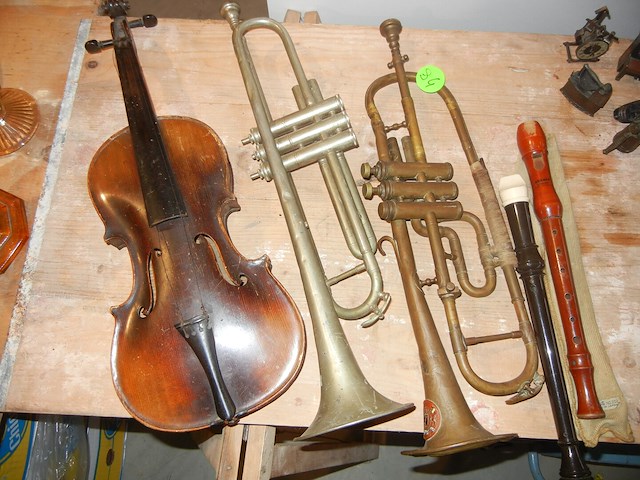 Lot oude muziekinstrumenten - afbeelding 1 van  1