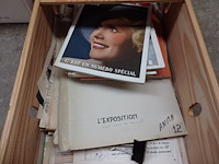 Lot oude porn magazines - afbeelding 1 van  2