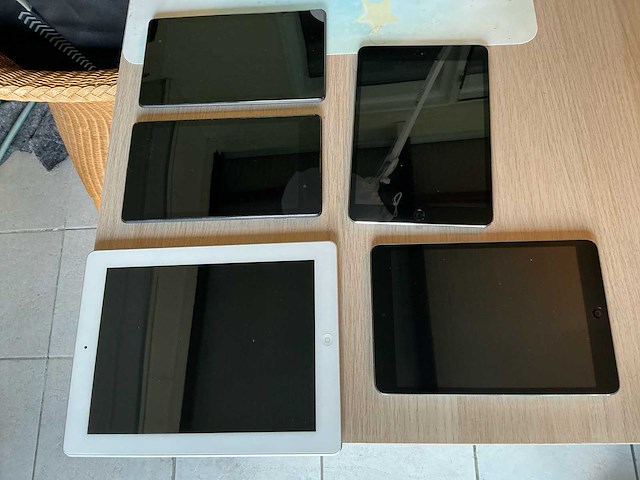 Lot oude tablets – ipad & nexus – voor oude ios/android versies – zonder kabels (5x) - afbeelding 6 van  6