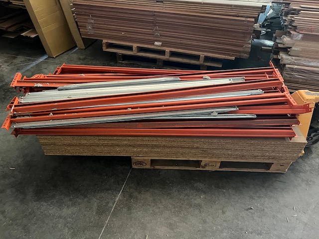 Lot palletstellingen - afbeelding 1 van  2