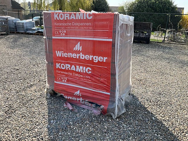 Lot pannen wienerberger 370stuks - afbeelding 1 van  4