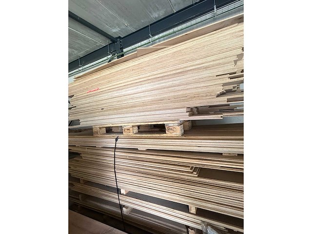 Lot parket - afbeelding 1 van  2