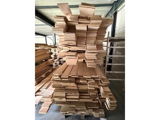 Lot parket - afbeelding 2 van  2