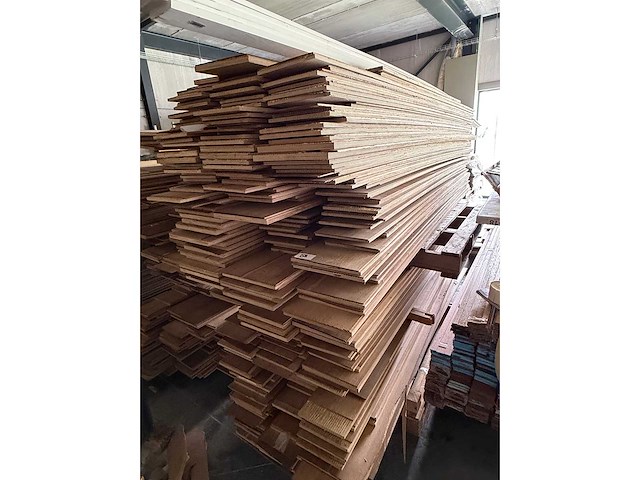 Lot parket - afbeelding 2 van  2