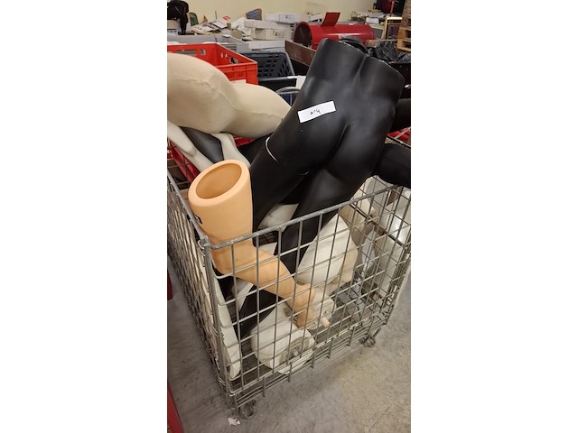 Lot paspoppen en bustes - afbeelding 2 van  2