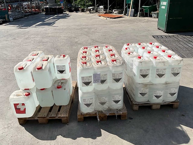 Lot ph bidons zwembadonderhoud - afbeelding 2 van  4