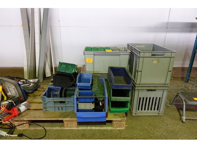 Lot plastic bakken en stapelbakken - afbeelding 1 van  5