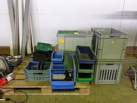 Lot plastic bakken en stapelbakken - afbeelding 1 van  5