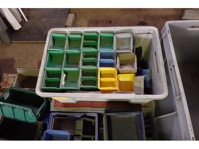 Lot plastic bakken en stapelbakken - afbeelding 4 van  5