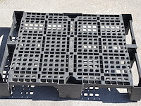 Lot plastic paletten - afbeelding 3 van  3