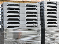 Lot plastic paletten - afbeelding 3 van  3