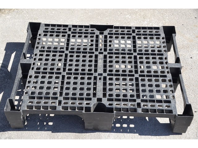 Lot plastic paletten - afbeelding 3 van  3