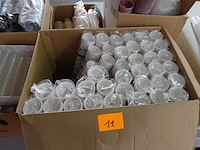 Lot plastieken bekers, tassen en glaasjes - afbeelding 6 van  16