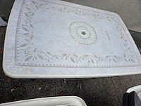 Lot plastieken terrastafels en stoelen - afbeelding 3 van  10