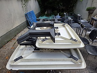 Lot plastieken terrastafels en stoelen - afbeelding 6 van  10