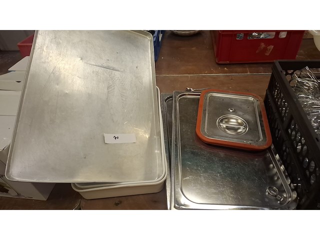 Lot plateaus en gastro deksels - afbeelding 1 van  2