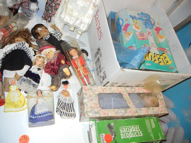 Lot poppen - afbeelding 2 van  2