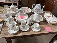 Lot porcelein eet- en koffieservies - afbeelding 1 van  3