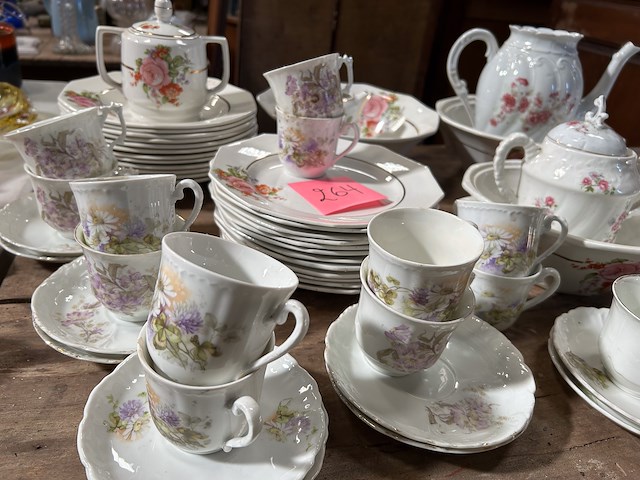 Lot porcelein eet- en koffieservies - afbeelding 2 van  3