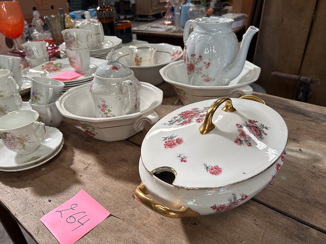 Lot porcelein eet- en koffieservies - afbeelding 3 van  3