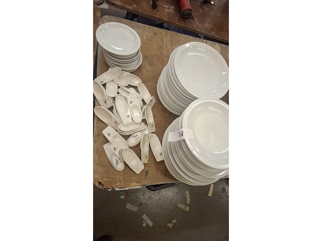 Lot porcelein - afbeelding 1 van  1