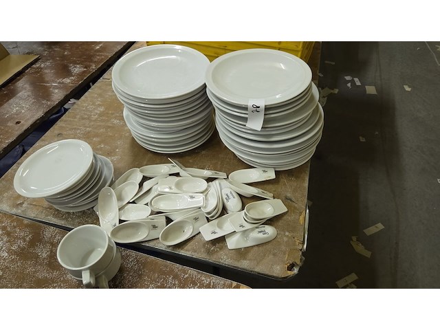 Lot porcelein - afbeelding 1 van  1