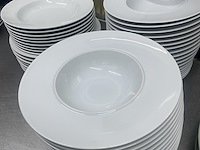 Lot porseleinen borden - afbeelding 1 van  1