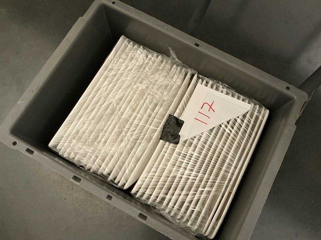 Lot porseleinen borden - afbeelding 4 van  12