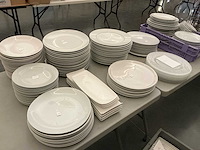 Lot porseleinen borden - afbeelding 1 van  12