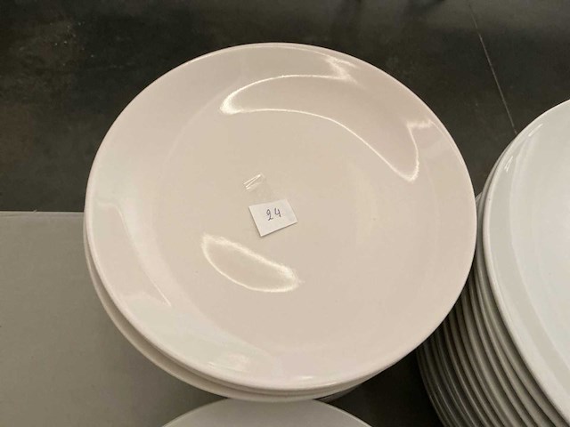 Lot porseleinen borden - afbeelding 5 van  12