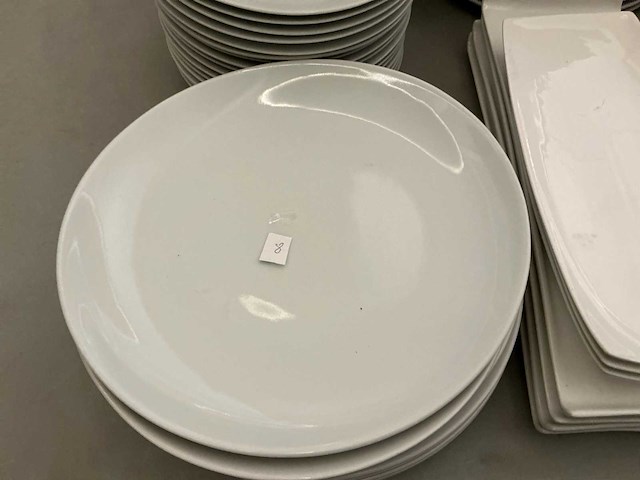 Lot porseleinen borden - afbeelding 7 van  12