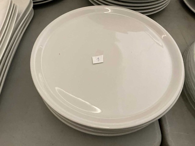 Lot porseleinen borden - afbeelding 11 van  12