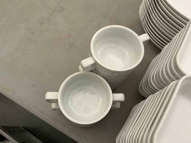 Lot porseleinen bordjes en kommetjes - afbeelding 4 van  5