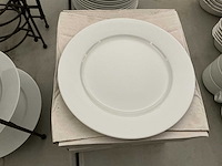 Lot porseleinen bordjes met 10 bordenhouders - afbeelding 3 van  4