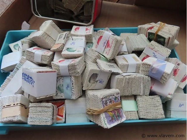 Lot postzegels - afbeelding 2 van  3