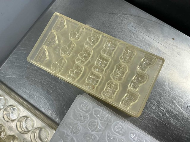 Lot praline mallen chocolade en pralines - afbeelding 1 van  6