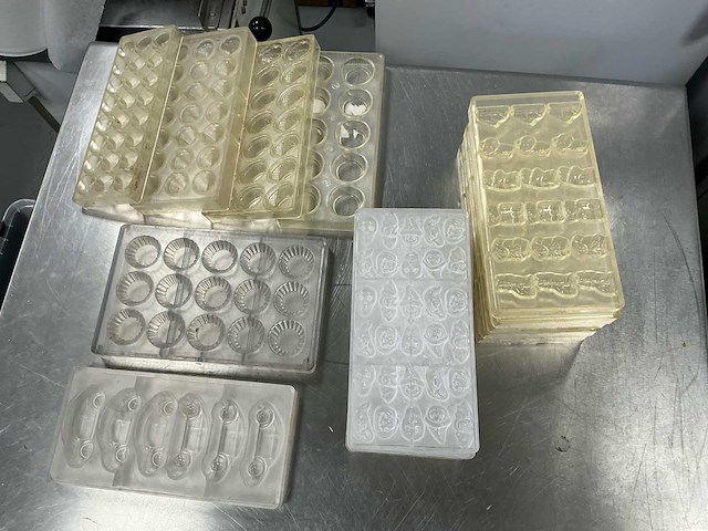 Lot praline mallen chocolade en pralines - afbeelding 3 van  6