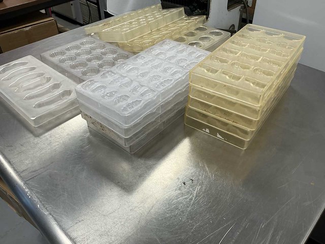 Lot praline mallen chocolade en pralines - afbeelding 4 van  6