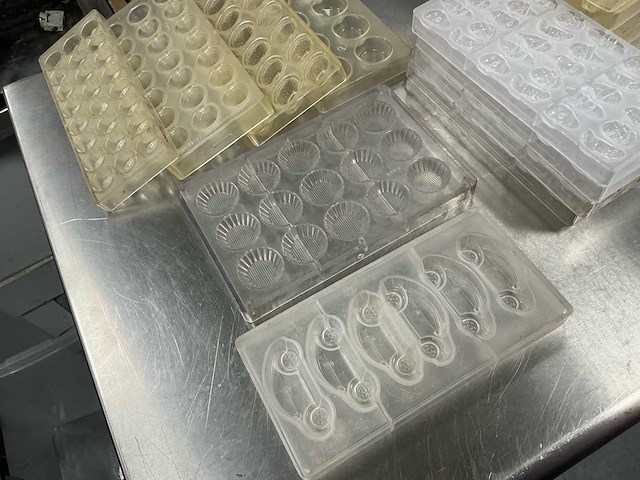 Lot praline mallen chocolade en pralines - afbeelding 5 van  6