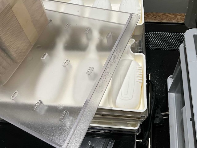 Lot professioneel pattiseriemateriaal (marsepein, petit fours, taart) - afbeelding 11 van  13