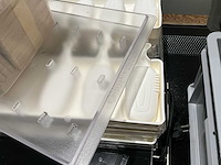 Lot professioneel pattiseriemateriaal (marsepein, petit fours, taart) - afbeelding 3 van  12