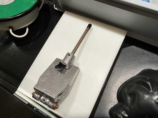 Lot professioneel pattiseriemateriaal (marsepein, petit fours, taart) - afbeelding 10 van  12