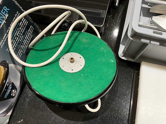 Lot professioneel pattiseriemateriaal (marsepein, petit fours, taart) - afbeelding 11 van  12