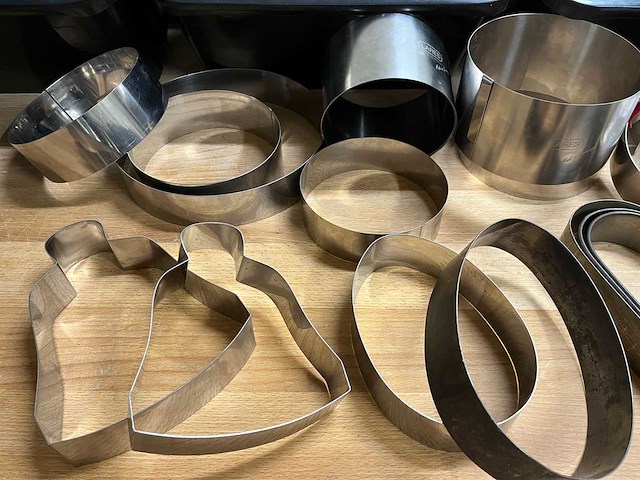 Lot professionele patisserie vormen inox + pvc (177x) - afbeelding 5 van  15