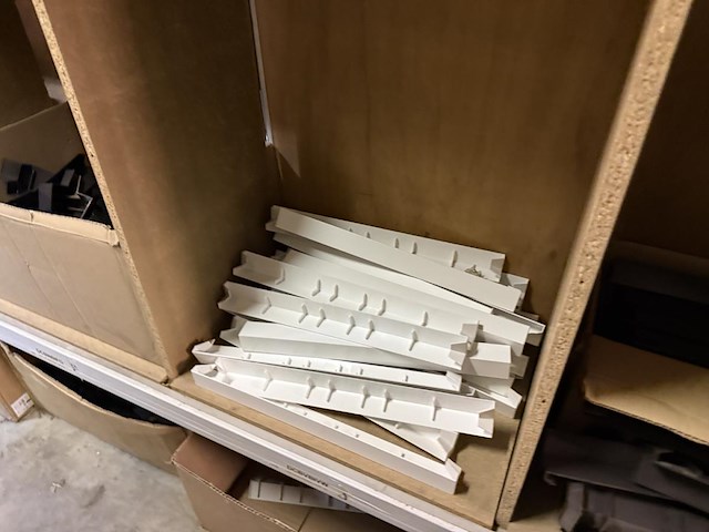 Lot pvc afdekplaten ea - afbeelding 16 van  19