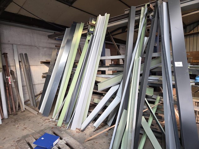 Lot pvc + alu+ zink - afbeelding 1 van  9