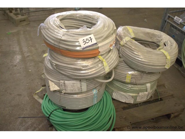 Lot pvc buismateriaal wo trekdraad - afbeelding 1 van  2