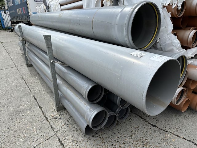 Lot pvc buizen excl bok - afbeelding 1 van  2